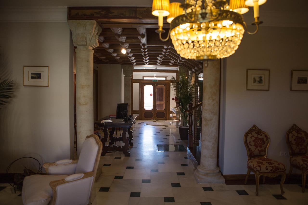 Posada Isabel De Castilla Madrigal de las Altas Torres Zewnętrze zdjęcie